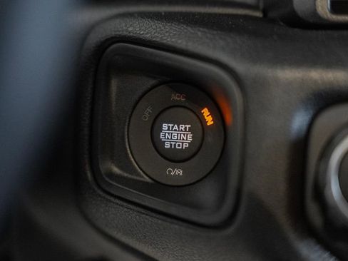 New 2025 Jeep Gladiator Sport image 23