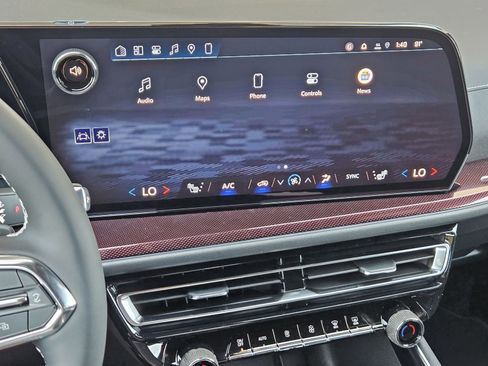 New 2026 Chevrolet Traverse Z71 w/ Driver Confidence Package image 17