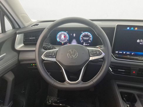 New 2025 Volkswagen Tiguan SE AWD/4WD image 14
