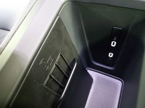 New 2025 Volkswagen Tiguan SE image 26