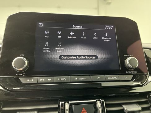 Used 2024 Nissan Pathfinder SV image 18