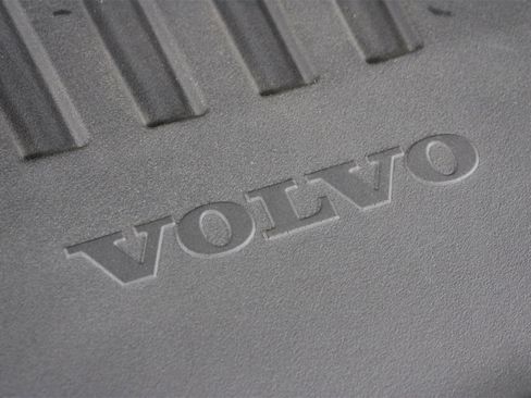 Certified 2025 Volvo XC90 B5 Core image 25