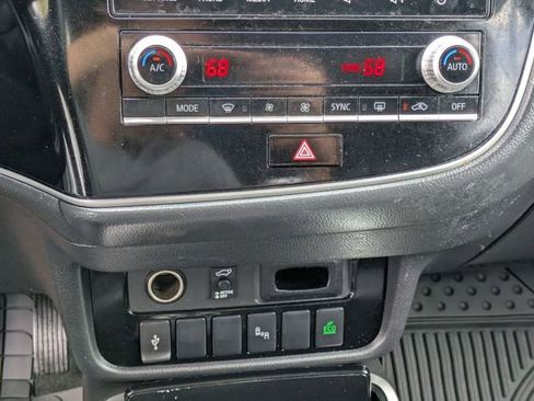 Used 2020 Mitsubishi Outlander ES AWD/4WD image 21