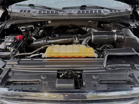 Used 2017 Ford F150 XLT w/ Equipment Group 302A Luxury image 32