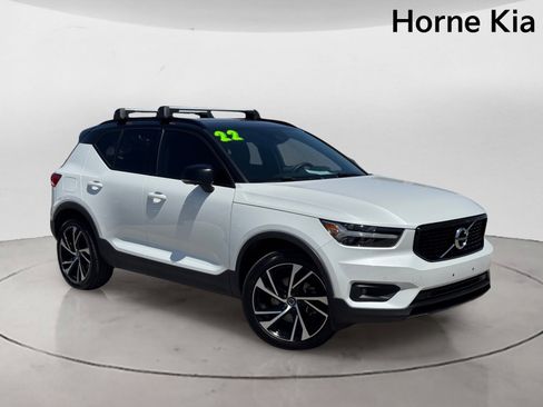 Used 2022 Volvo XC40 T5 R-Design w/ Advanced Package image 2