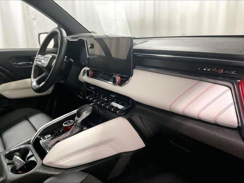 Used 2024 GMC Canyon AT4X image 14