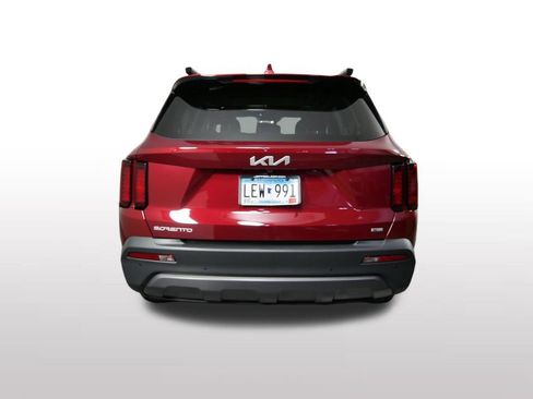 Used 2023 Kia Sorento S w/ Panoramic Sunroof Package AWD/4WD image 10