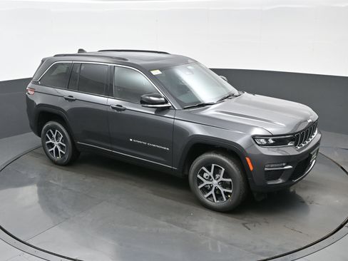 New 2025 Jeep Grand Cherokee Limited image 24