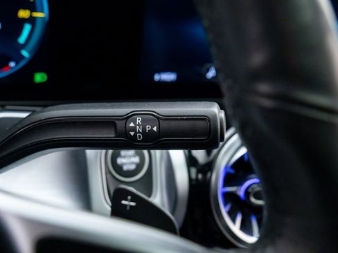 Used 2022 Mercedes-Benz GLB 250 4MATIC image 22