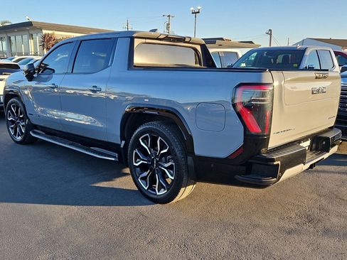 Used 2024 GMC Sierra EV Denali AWD/4WD image 3