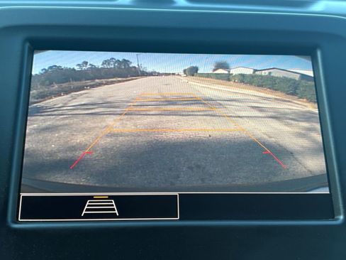 Used 2023 Chevrolet Equinox LS image 15