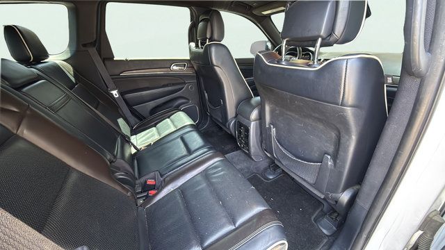 Used 2017 Jeep Grand Cherokee Overland w/ Jeep Active Safety Group AWD/4WD image 27