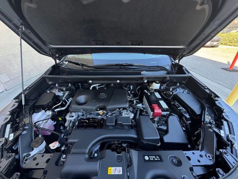 Used 2025 Toyota RAV4 XLE image 32