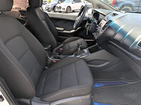 Used 2016 Kia Forte LX FWD image 31