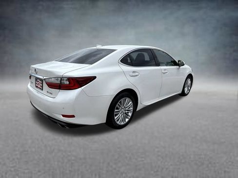 Used 2017 Lexus ES 350 w/ Premium Package FWD image 4