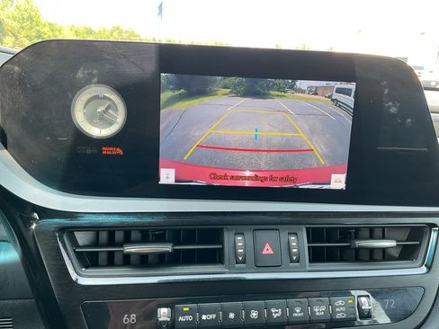 Used 2023 Lexus ES 350 w/ Accessory Package (Z2) FWD image 18