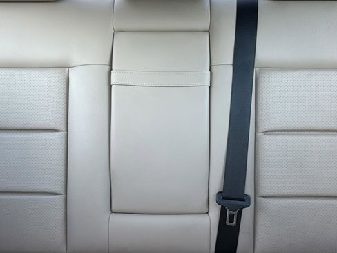 Used 2013 Mercedes-Benz E 350 E 350 Sedan 4D image 20