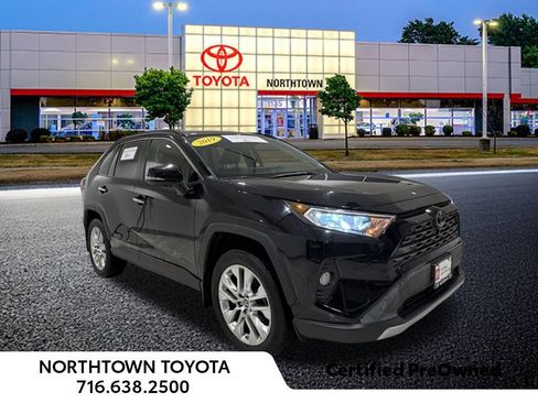 Used 2019 Toyota RAV4 Limited image 12