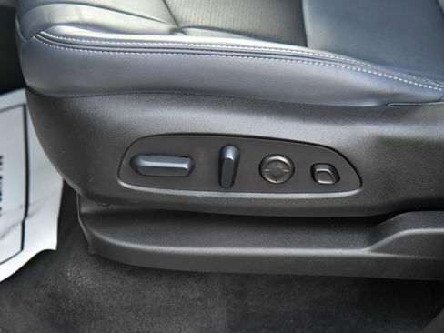 Used 2024 Buick Enclave Premium image 17