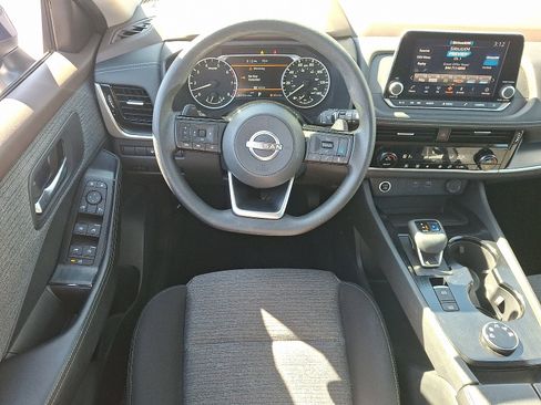 Used 2022 Nissan Rogue SV AWD/4WD image 12