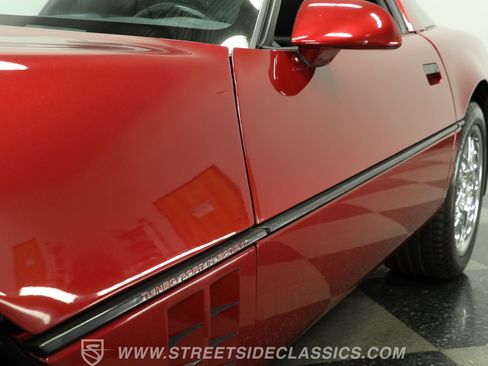 Used 1990 Chevrolet Corvette Coupe RWD image 22