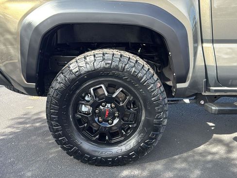 Used 2024 Toyota Tacoma TRD Off-Road w/ TRD Off Road Premium Package image 9