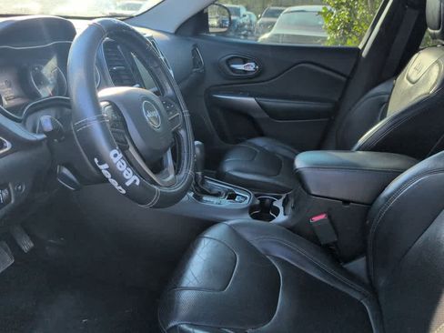 Used 2019 Jeep Cherokee Limited w/ Luxury Group image 10