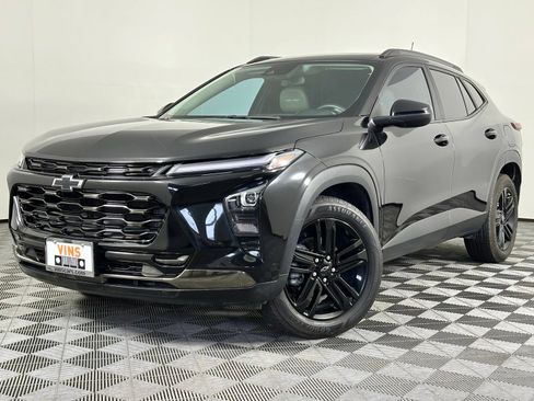 Used 2025 Chevrolet Trax ACTIV w/ Sunroof Package FWD image 30