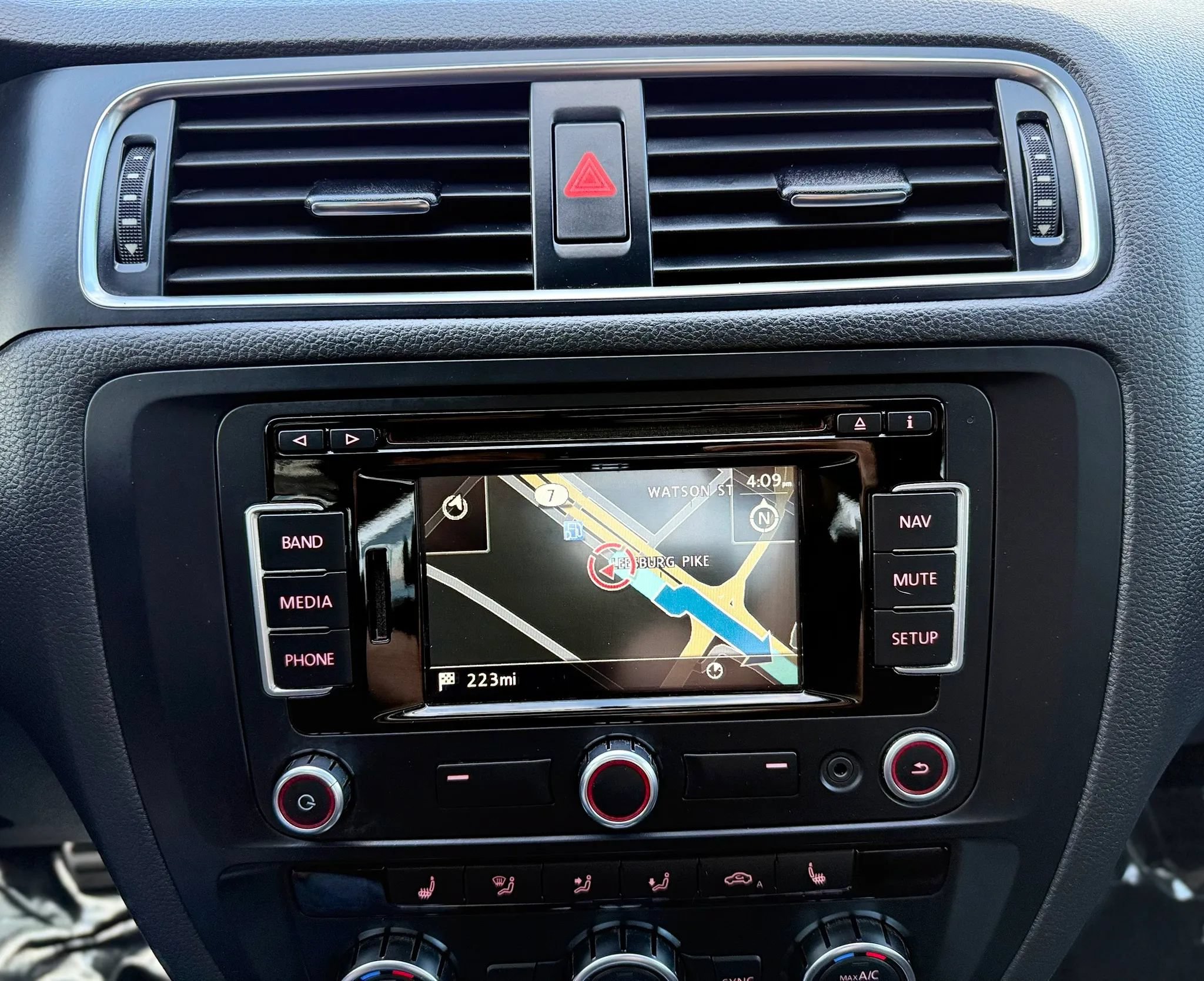 Used 2013 Volkswagen Jetta GLI Autobahn FWD image 16