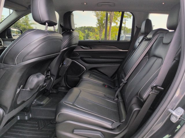 Used 2022 Jeep Grand Cherokee L Limited w/ Luxury Tech Group II RWD image 14
