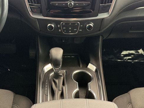 Used 2023 Chevrolet Traverse LT FWD image 17