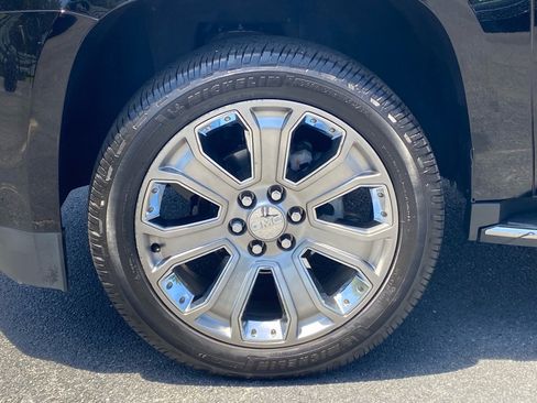 Used 2017 GMC Yukon XL Denali w/ Open Road Package RWD image 11