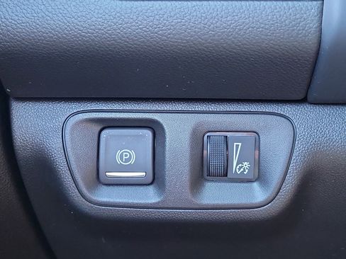 Used 2023 GMC Acadia SLT image 28