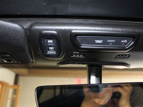 Used 2019 Jeep Wrangler Unlimited Sahara AWD/4WD image 24