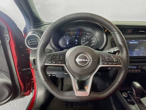Used 2022 Nissan Kicks SR w/ Premium Package FWD image 12