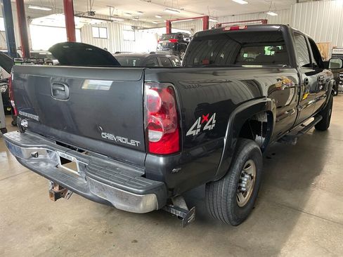 Used 2005 Chevrolet Silverado 3500 LS w/ Heavy-Duty Power Package AWD/4WD image 6
