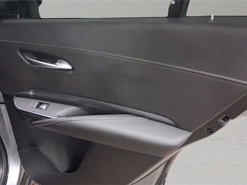 Used 2025 Cadillac XT4 Premium Luxury image 17