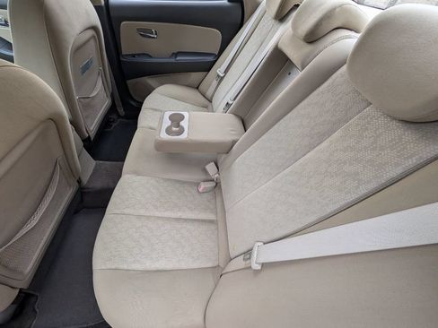 Used 2010 Hyundai Elantra GLS FWD image 9