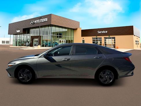 New 2026 Hyundai Elantra SEL Sport Premium FWD image 3