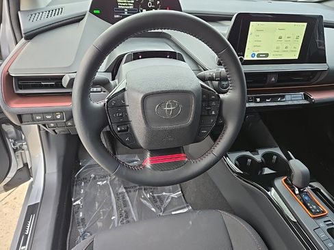 Used 2026 Toyota Prius Plug-In Hybrid image 39