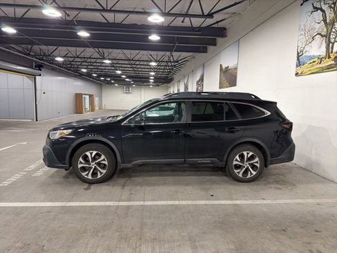 Used 2020 Subaru Outback Limited image 3