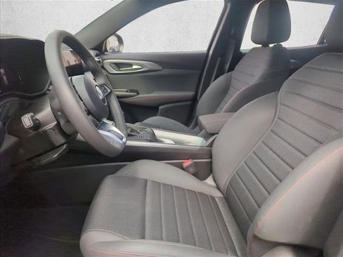 Used 2024 Dodge Hornet GT w/ GT Blacktop Package image 17