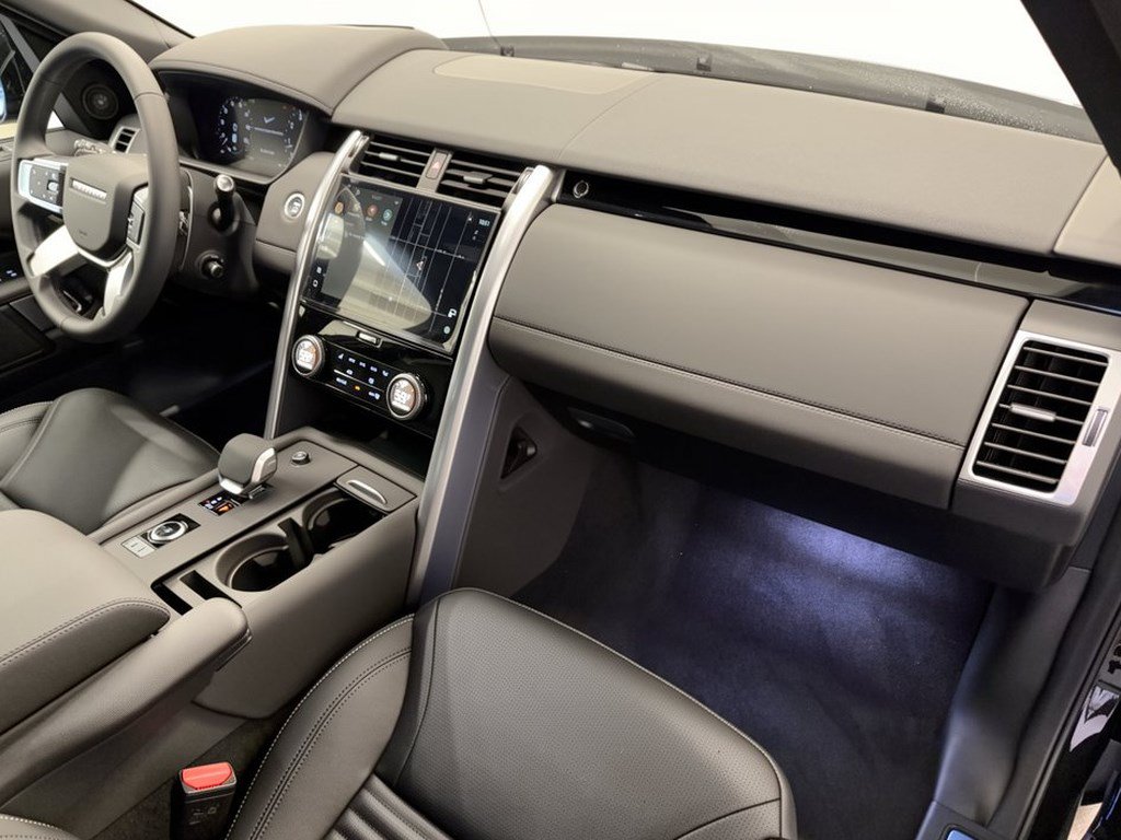 New 2026 Land Rover Discovery S AWD/4WD image 31