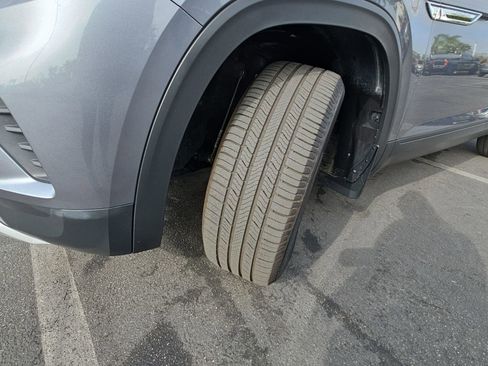 Used 2021 Volkswagen Atlas Cross Sport S image 31