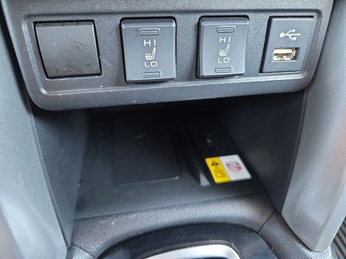 Used 2022 Toyota Corolla Cross XLE image 20