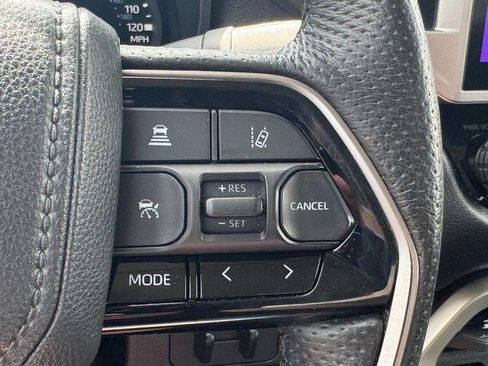 Used 2022 Toyota Tundra SR5 w/ SR5 Premium Package image 18