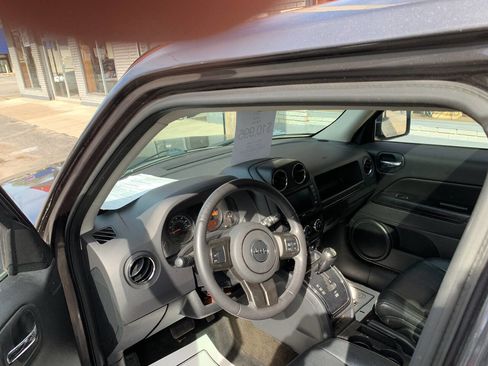 Used 2017 Jeep Patriot High Altitude AWD/4WD image 5