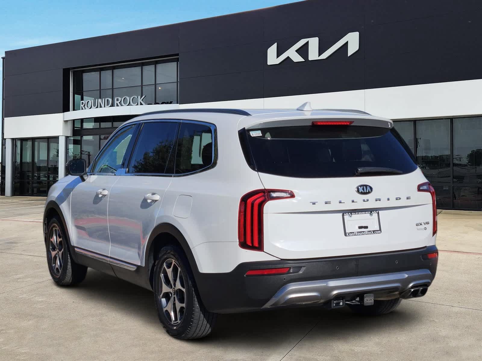 Used 2020 Kia Telluride EX w/ Towing Package FWD image 5