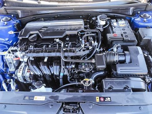 Certified 2023 Hyundai Elantra SE FWD image 30