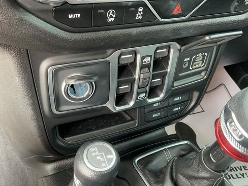 Certified 2025 Jeep Wrangler Unlimited Sport AWD/4WD image 26